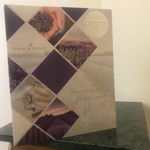 Young Living Premium Starter Kit:12 Oils & Samples
